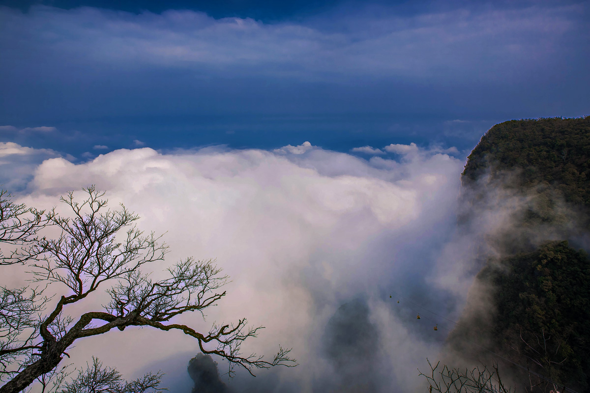 天门山云海