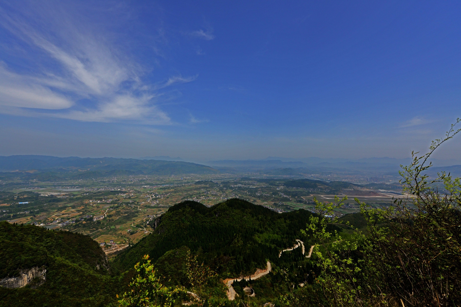 崇山远眺
