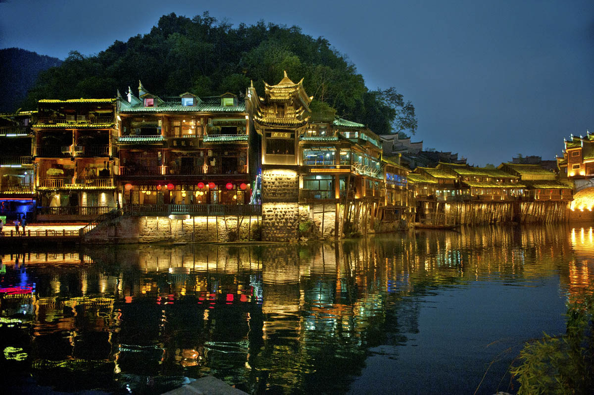 凤凰古城夜景