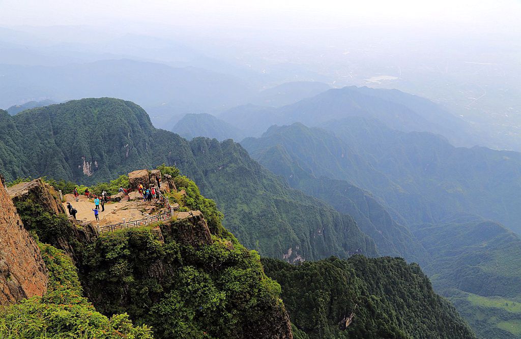 峨眉山舍身崖