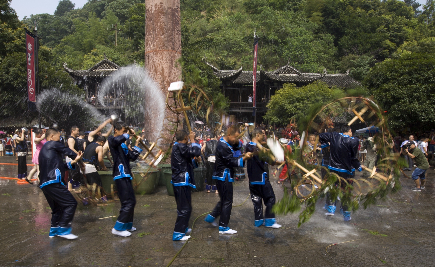 土家六月六舞水龙2