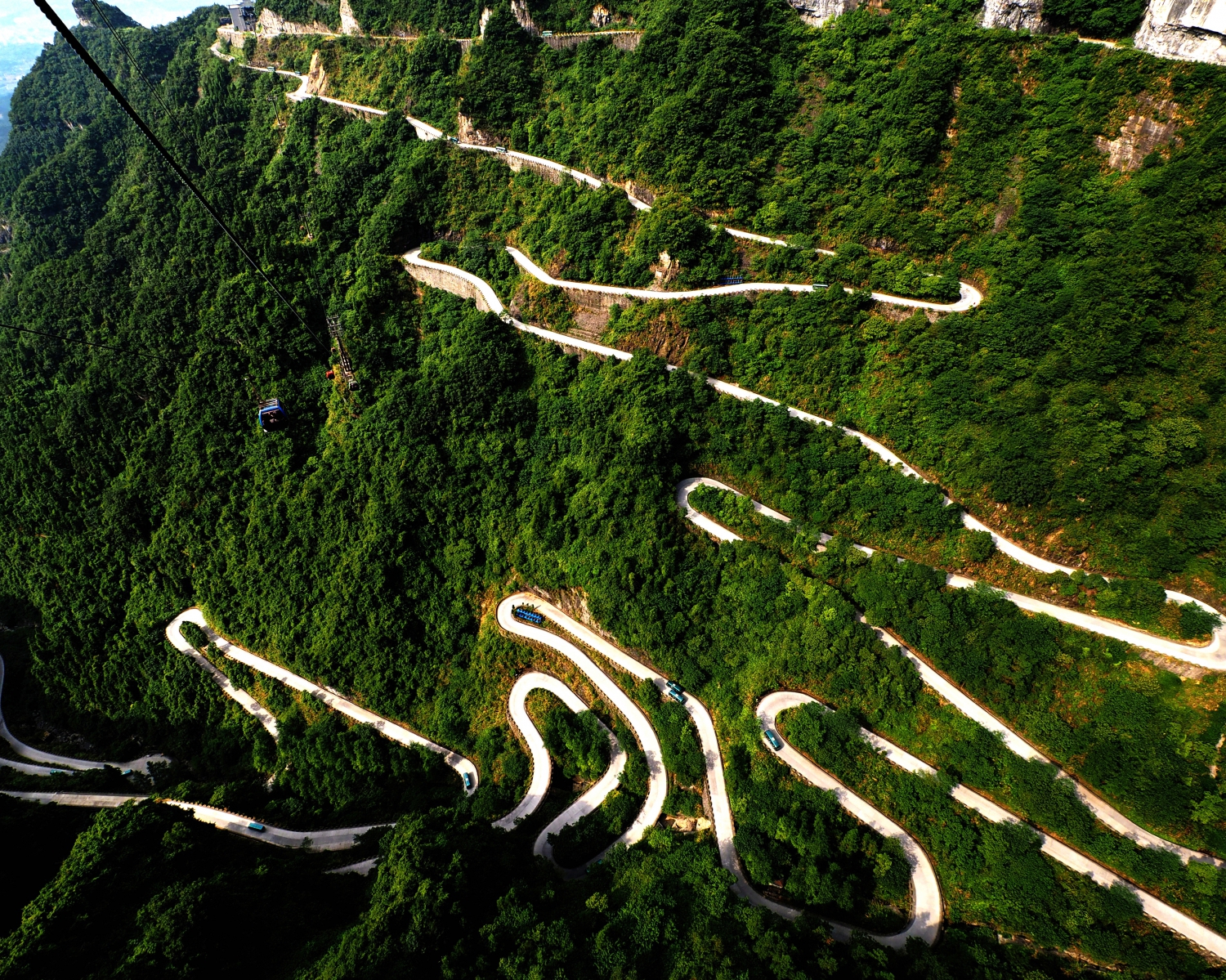 山路十八弯