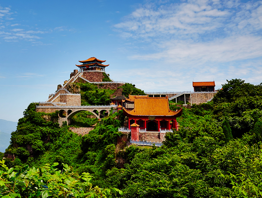 巍巍五；雷山