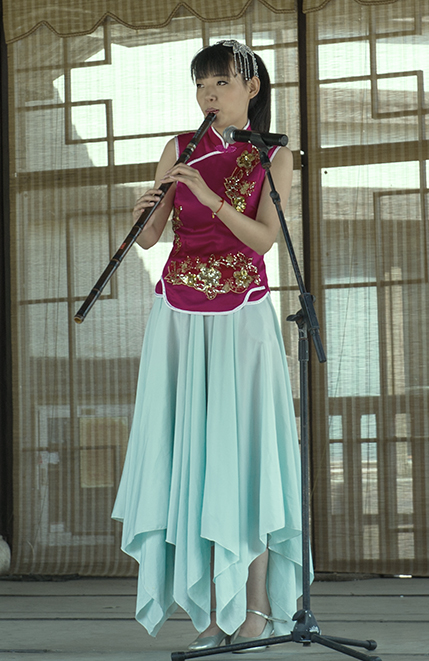 吴女弄箫