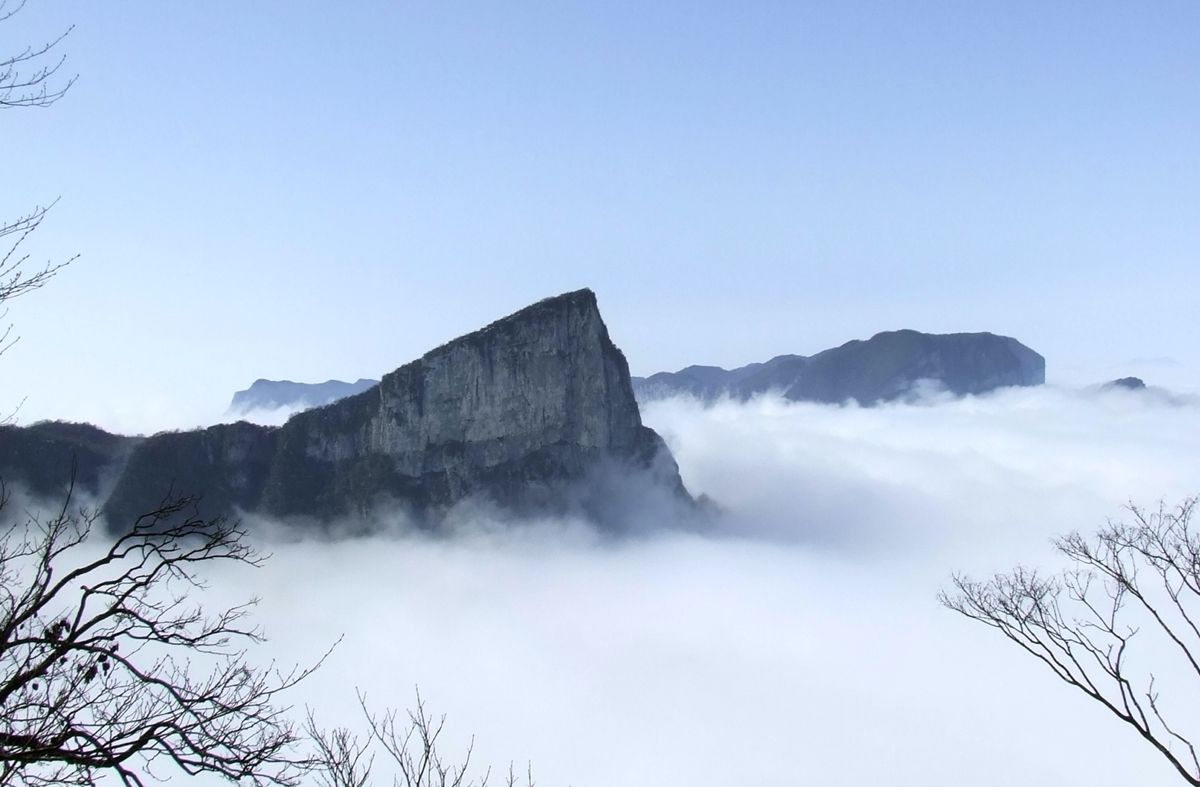 天门山云海似仙境