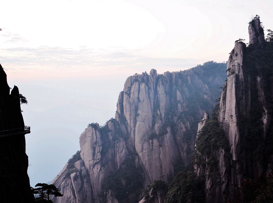 重山峻岭