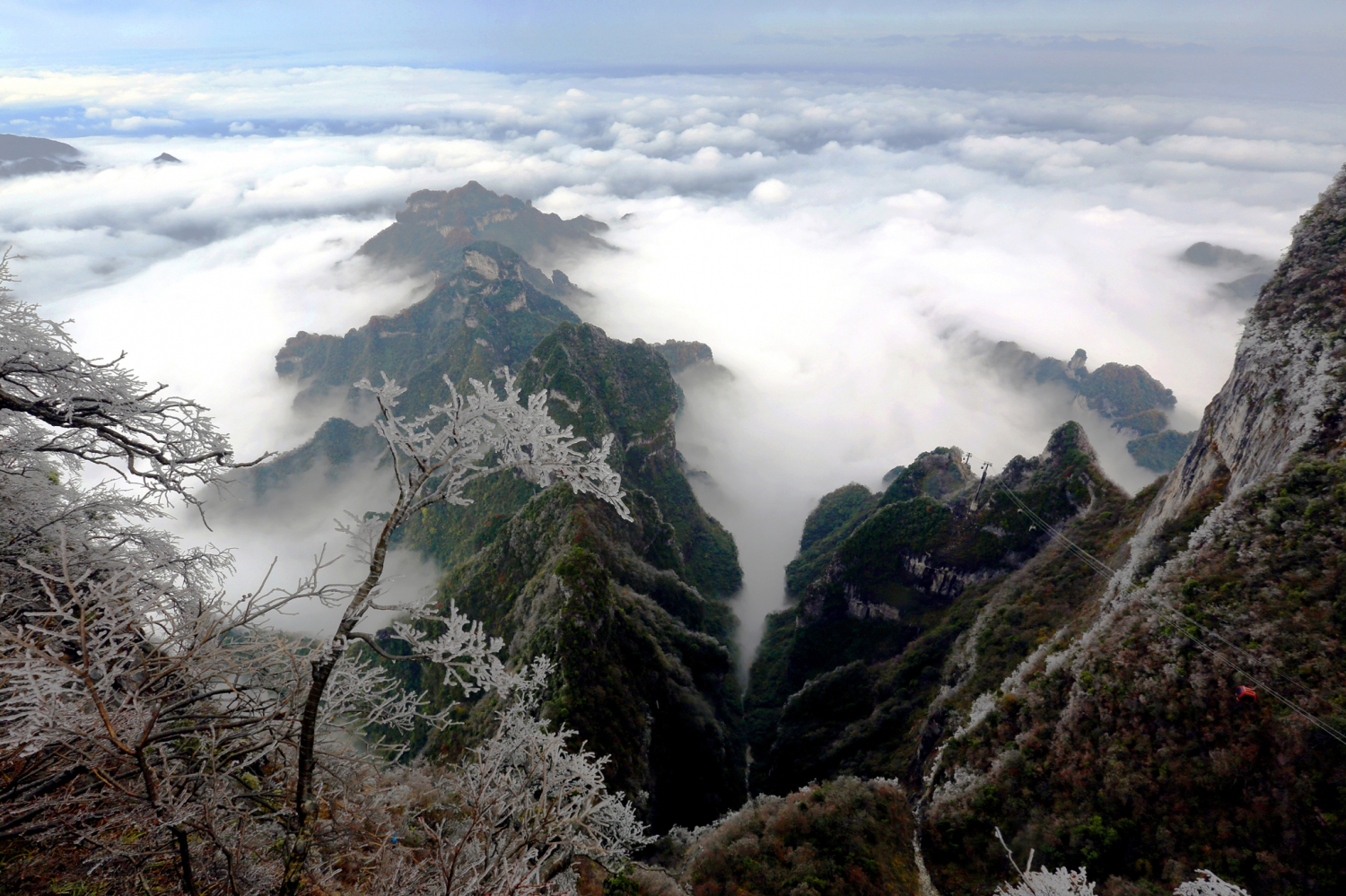 天门山初冬云海