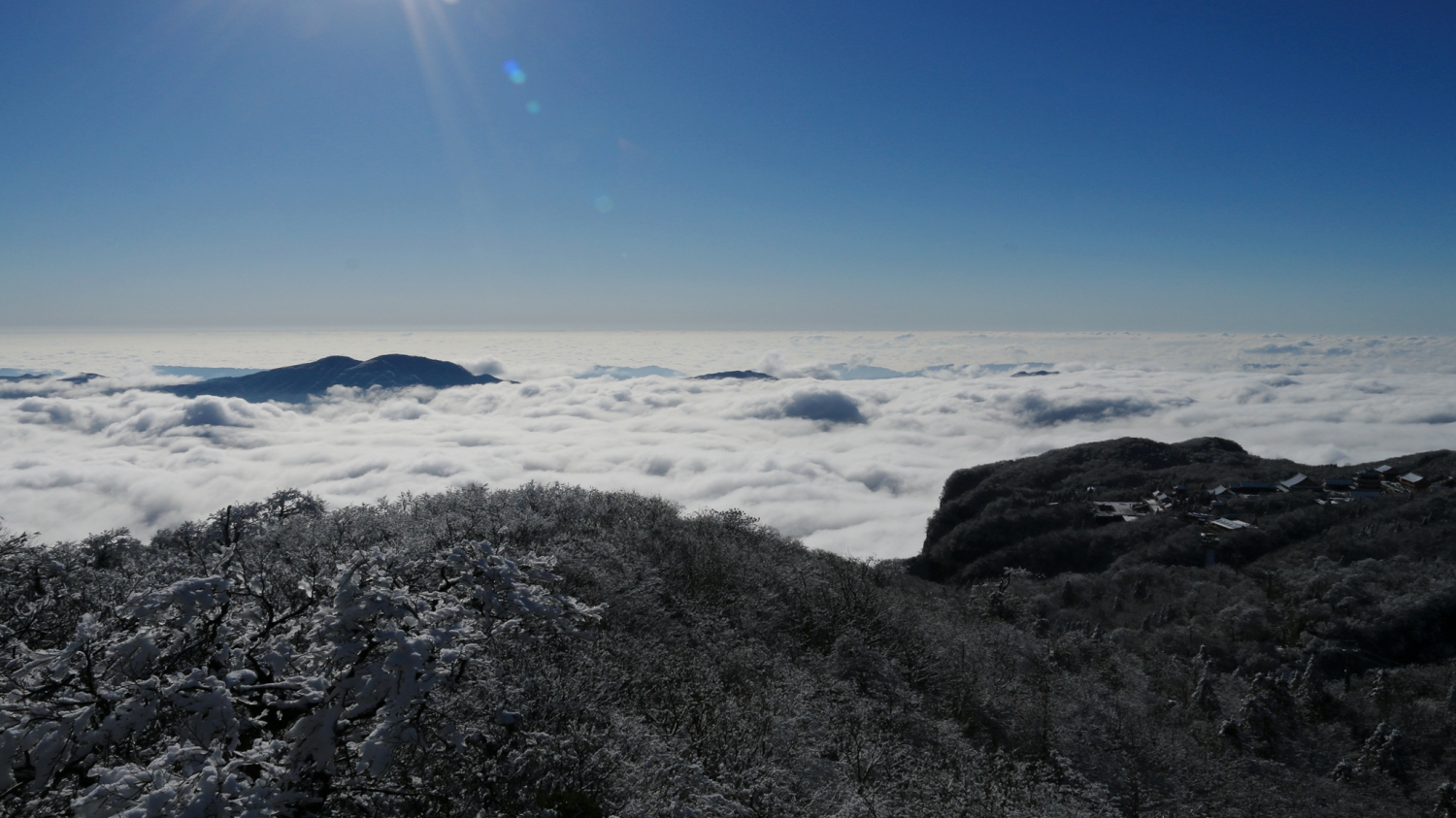 天门山寺涌云海