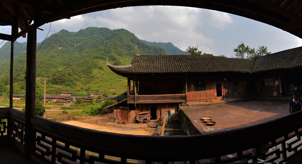吊脚楼的风景