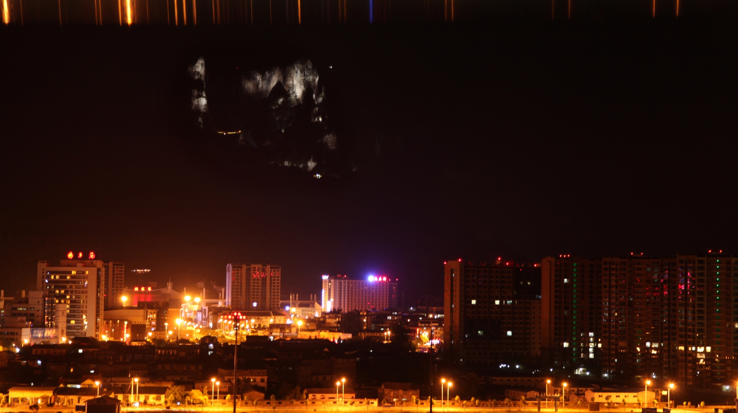 天门夜景