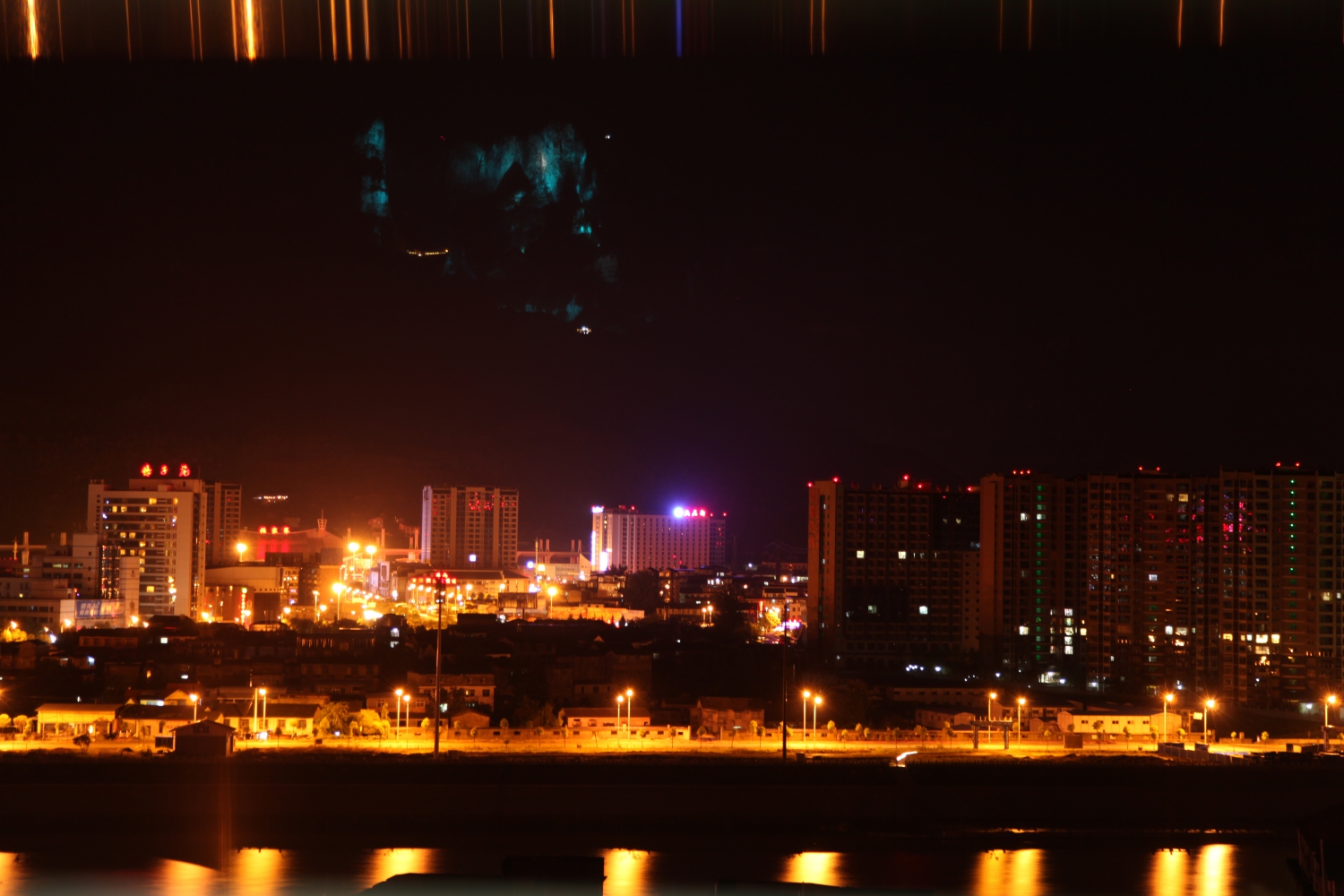 天门夜景