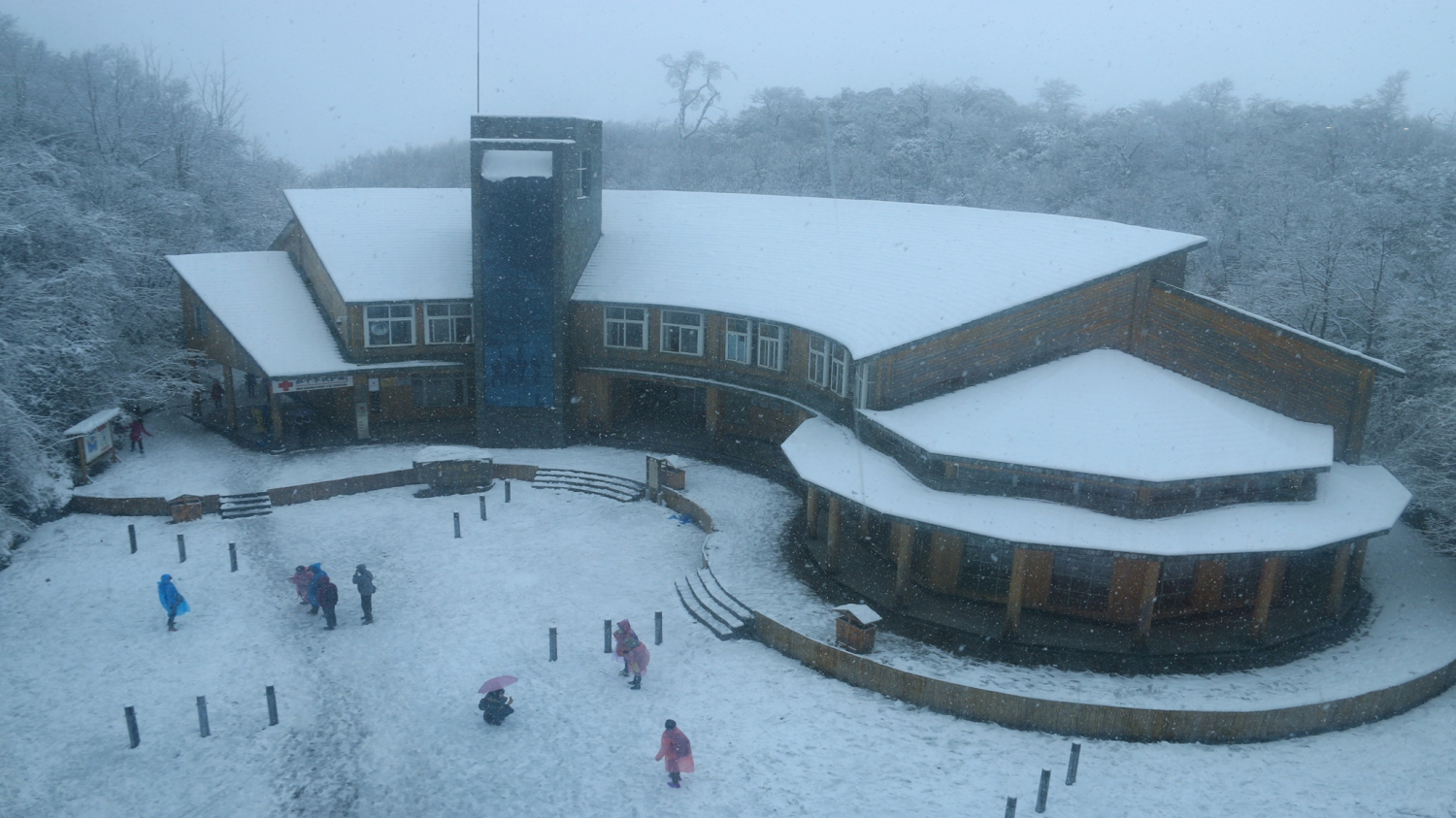 雪景中的李娜别墅