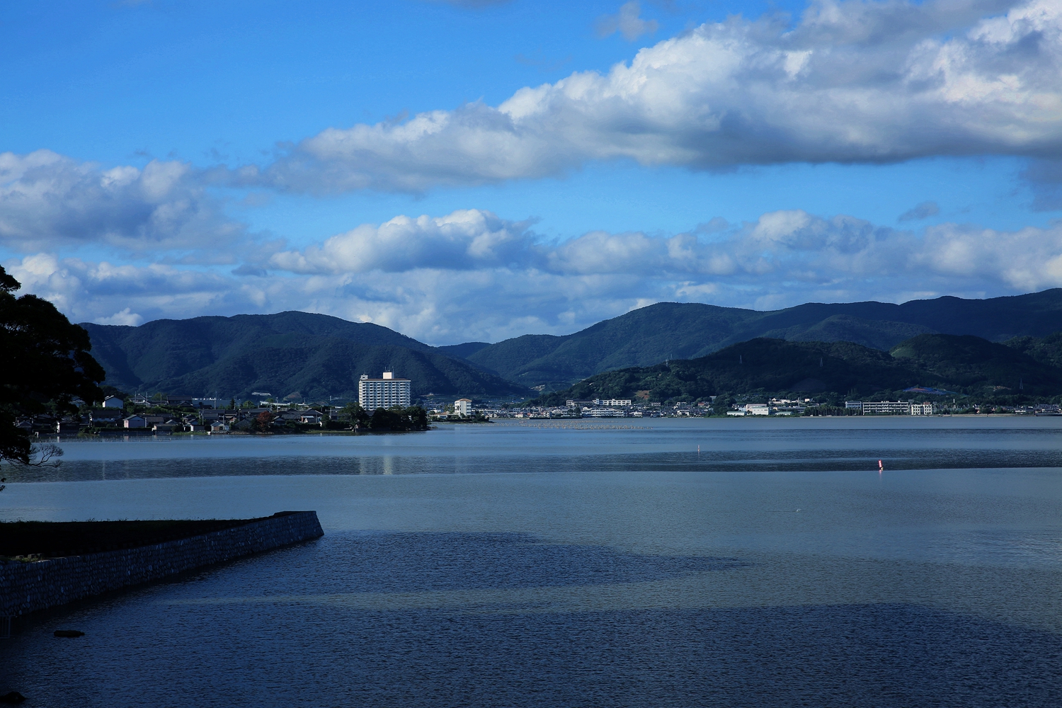 宁静的海湾