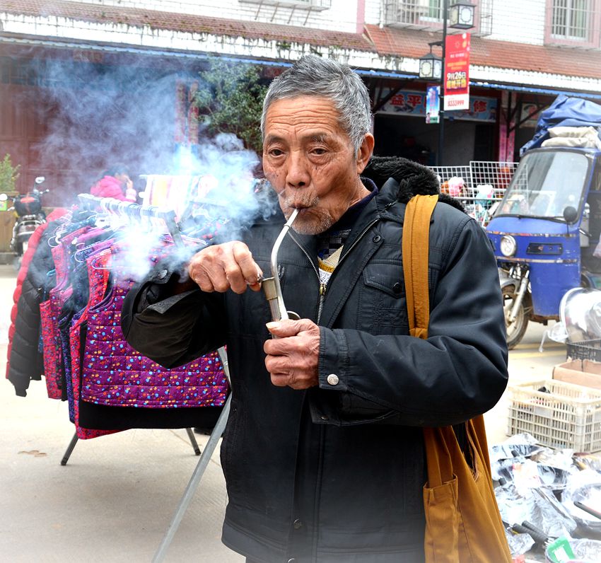 老汉赶场
