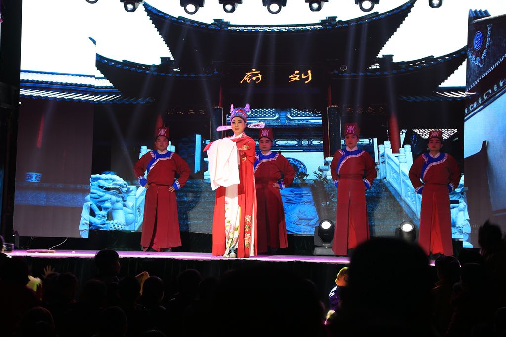 阳戏《春江女人》