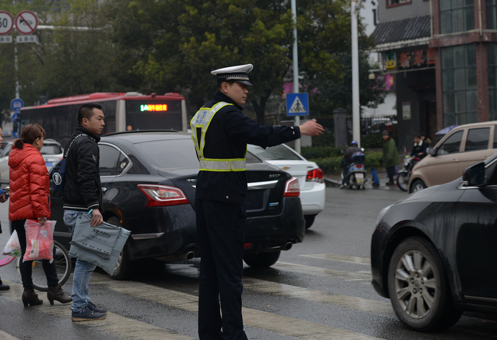 辛苦我一人 欢乐千万家