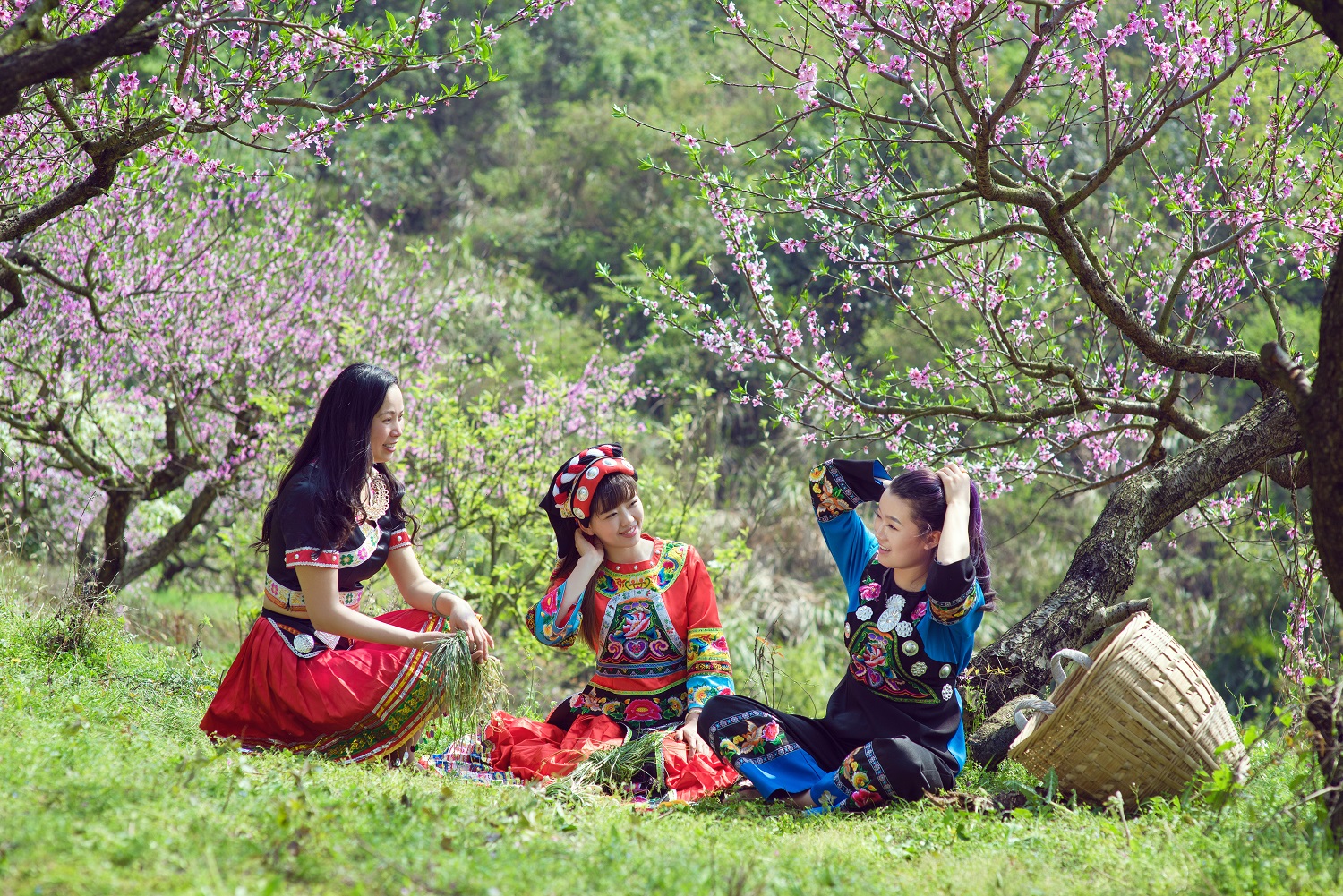 踏青土家妹-12