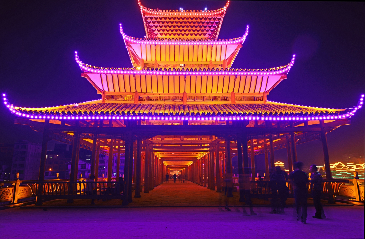 廊桥夜色