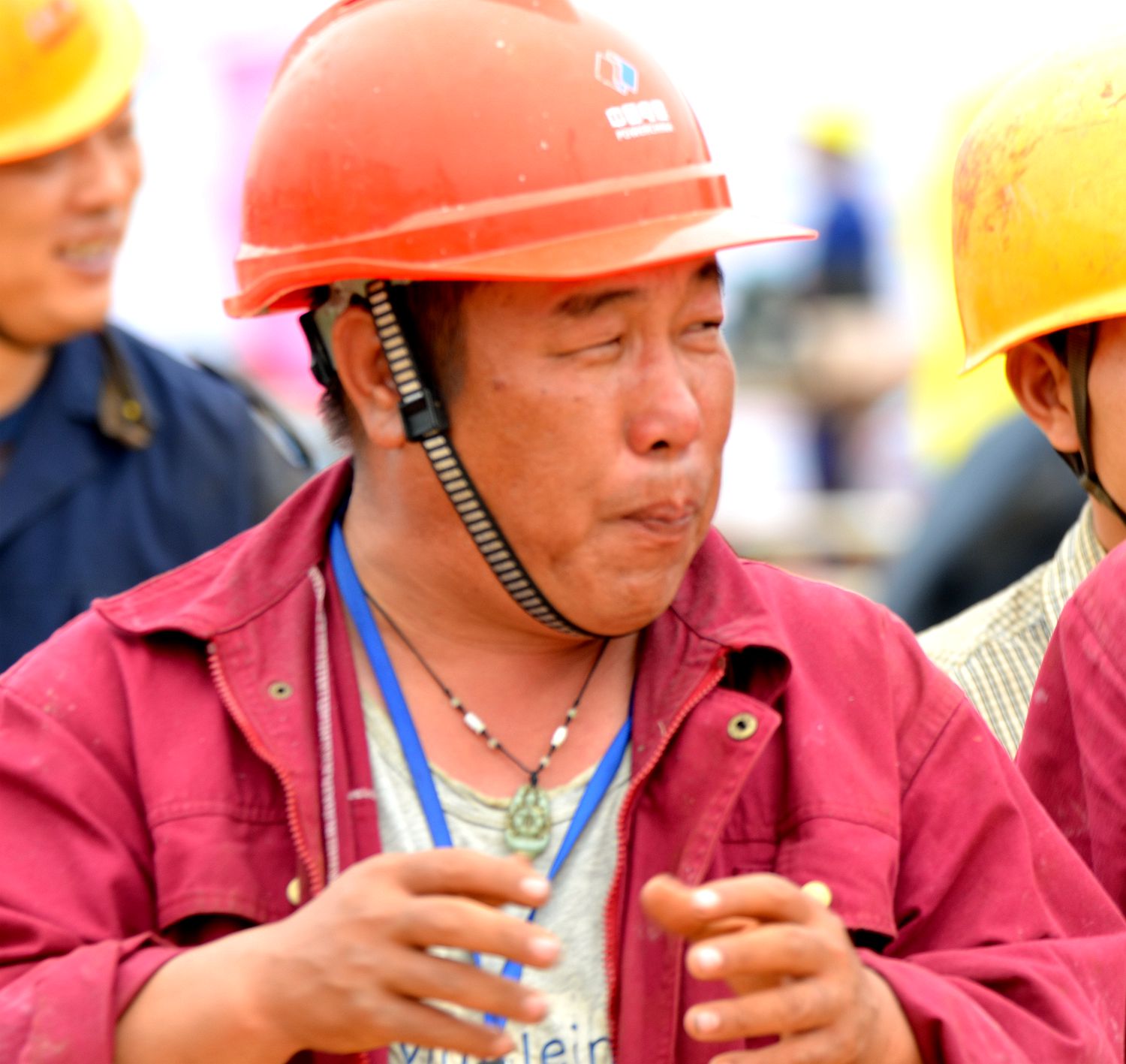 "中午吃包子“