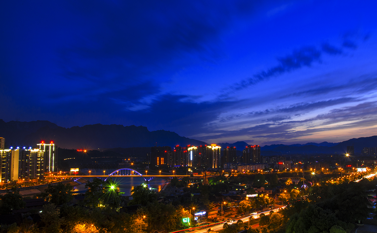 夜色大庸桥