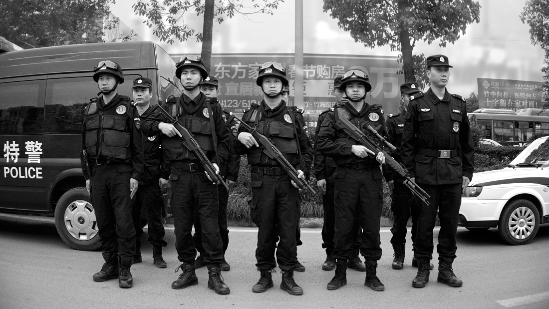 为了人民的平安生活