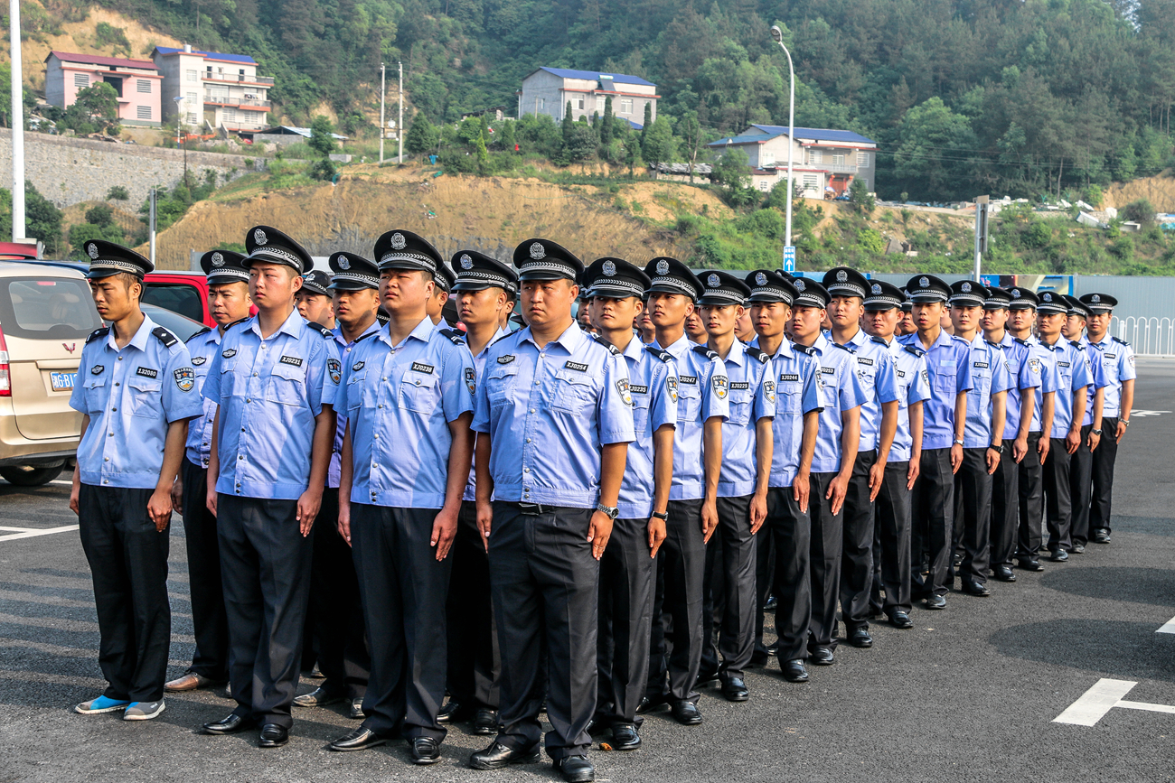 荷花机场口岸签证开通暨旅游警察授牌之警察风采