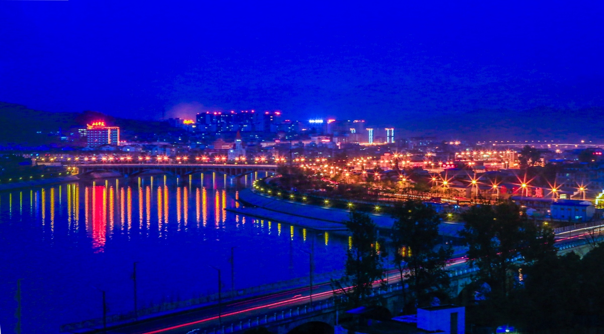 庸城夜色