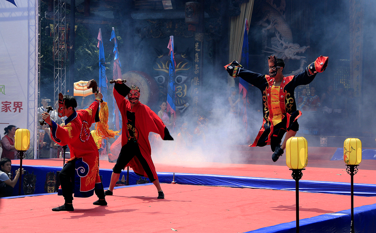 ”六月六"儺面祭祀