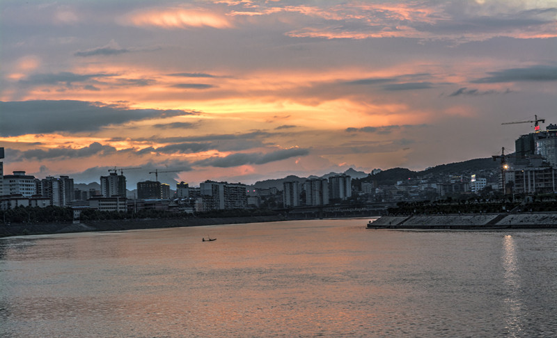 又是晚霞