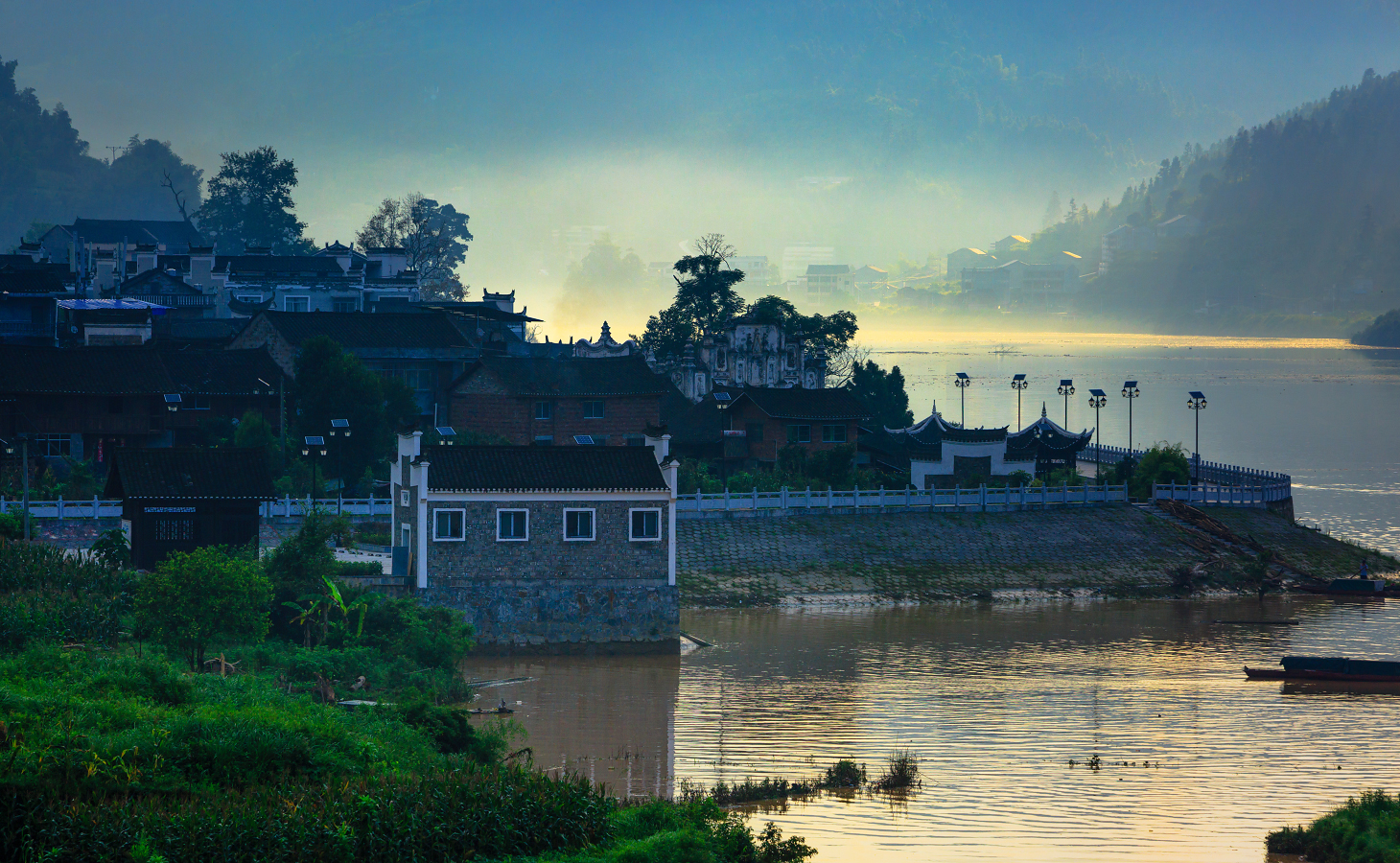 晨雾中的三门塘