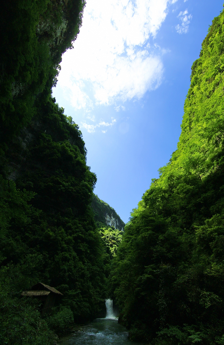 峡谷深处有人家