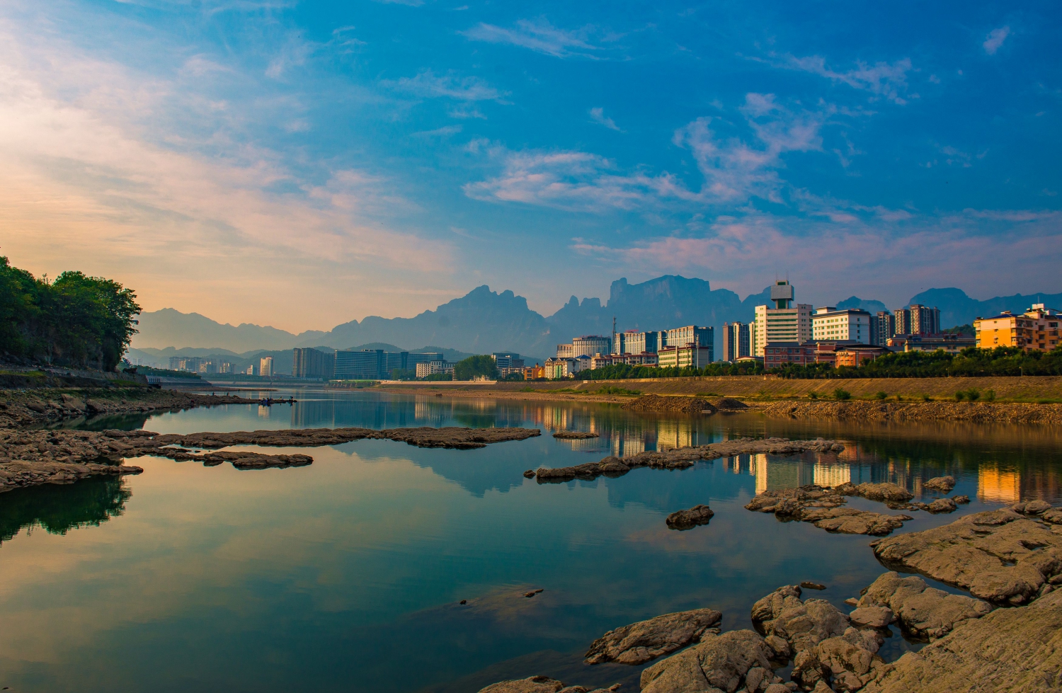 澧水晨景