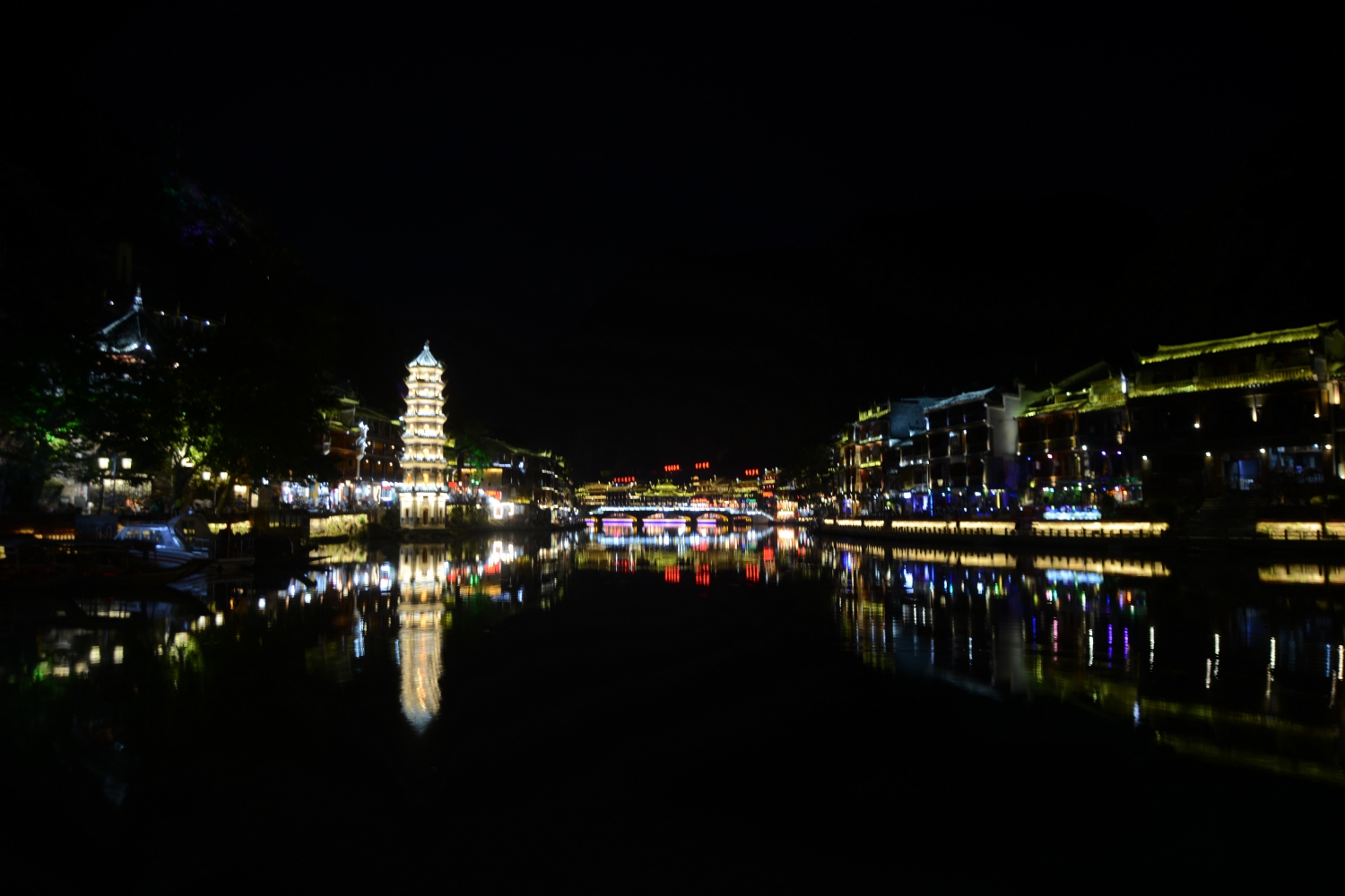 凤凰古城