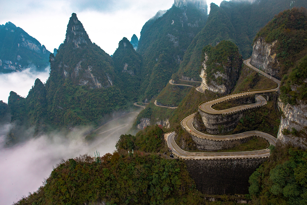 山路弯弯