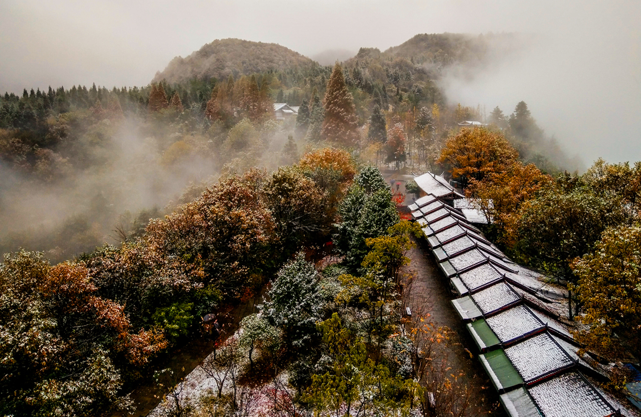 2016年天子山首场雪