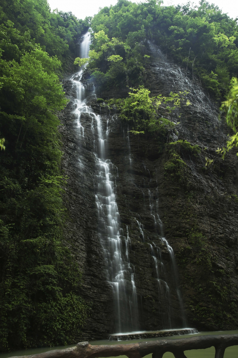 悠悠峡谷水