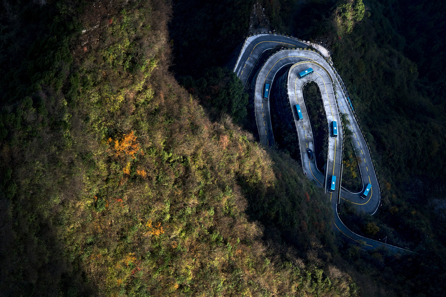 天门盘山路