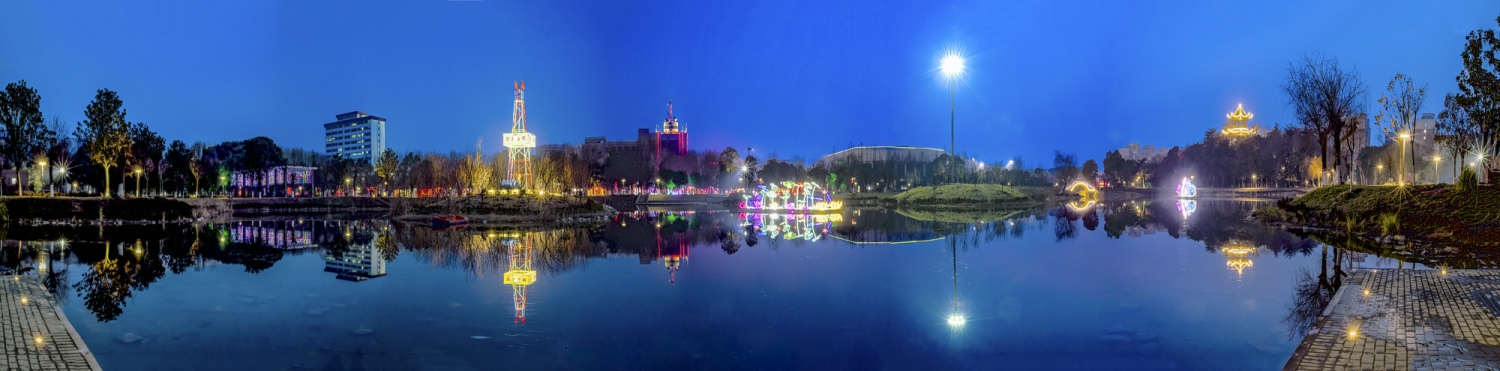 石油公园夜色全景图