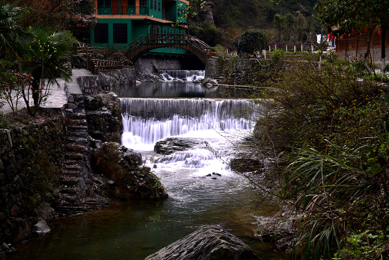 溪水