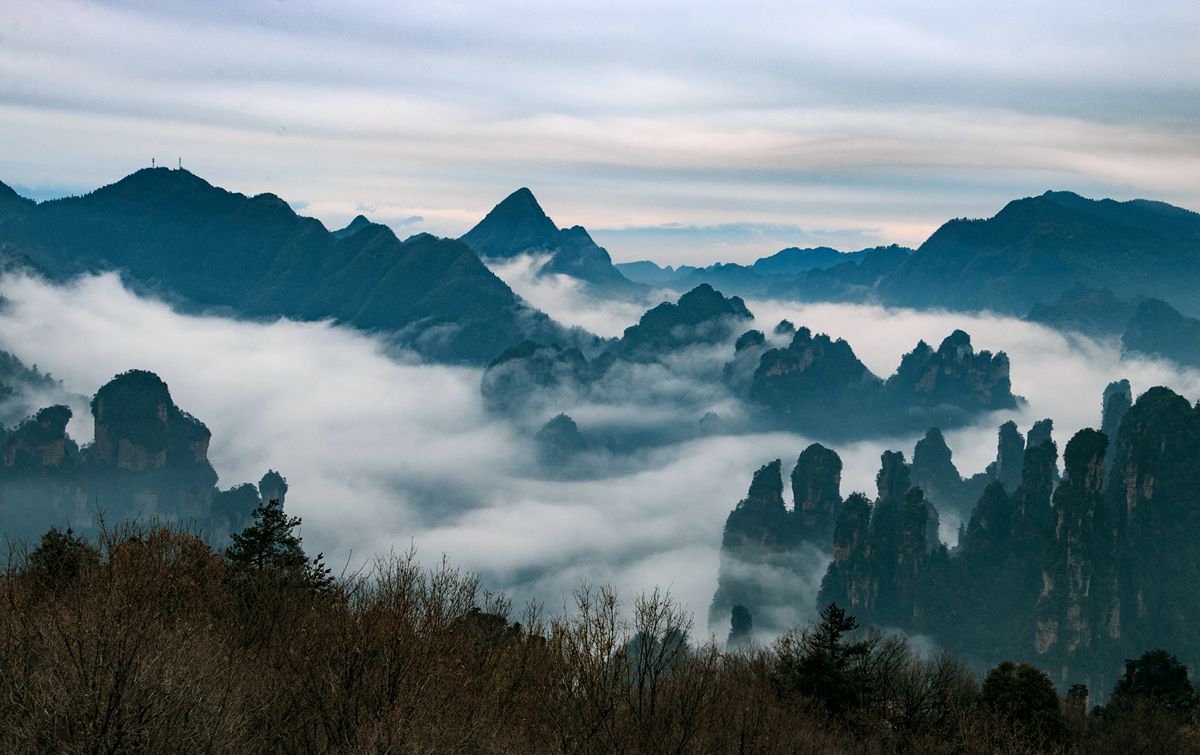 雨后放晴天子山