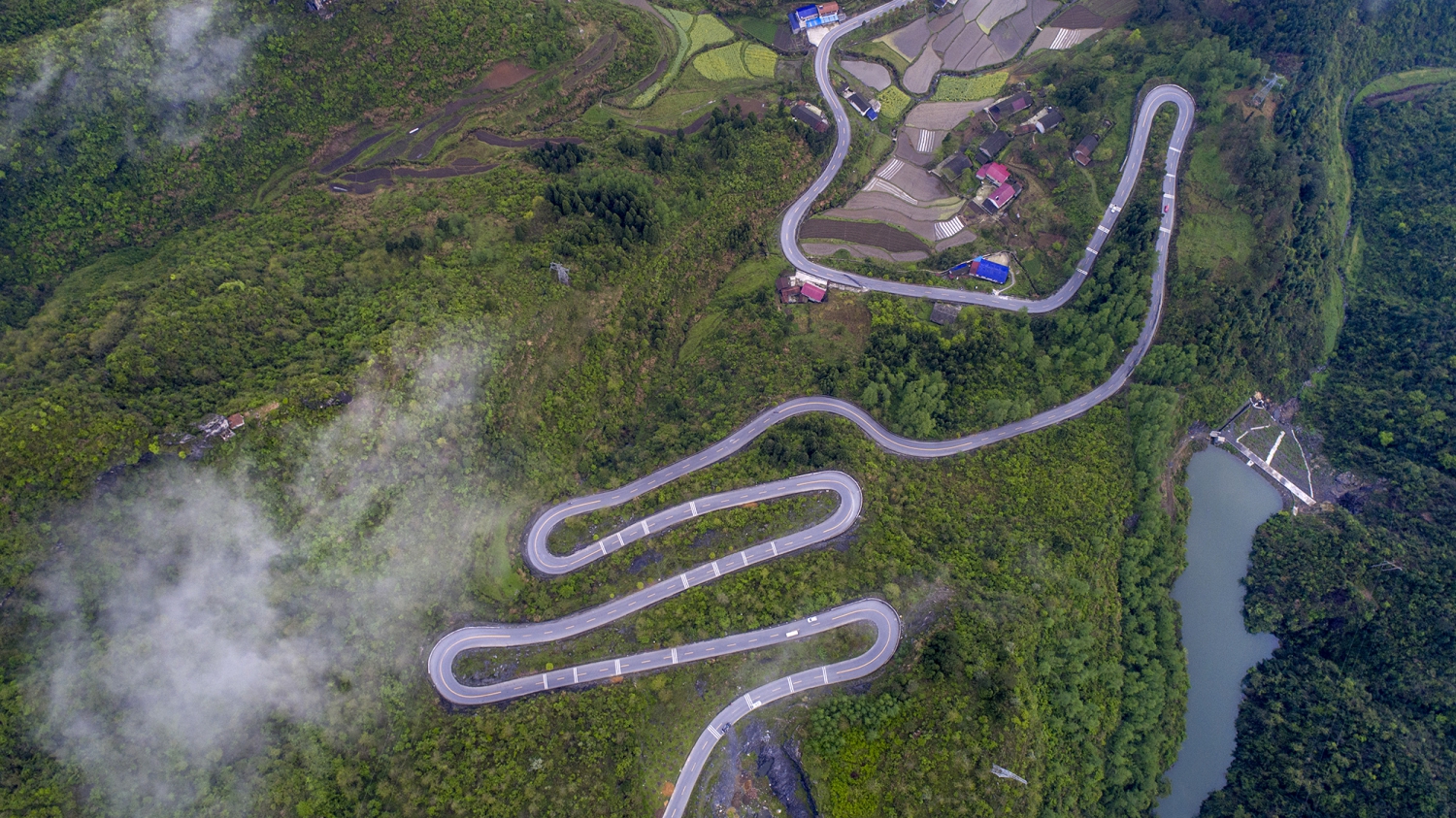 山路弯弯