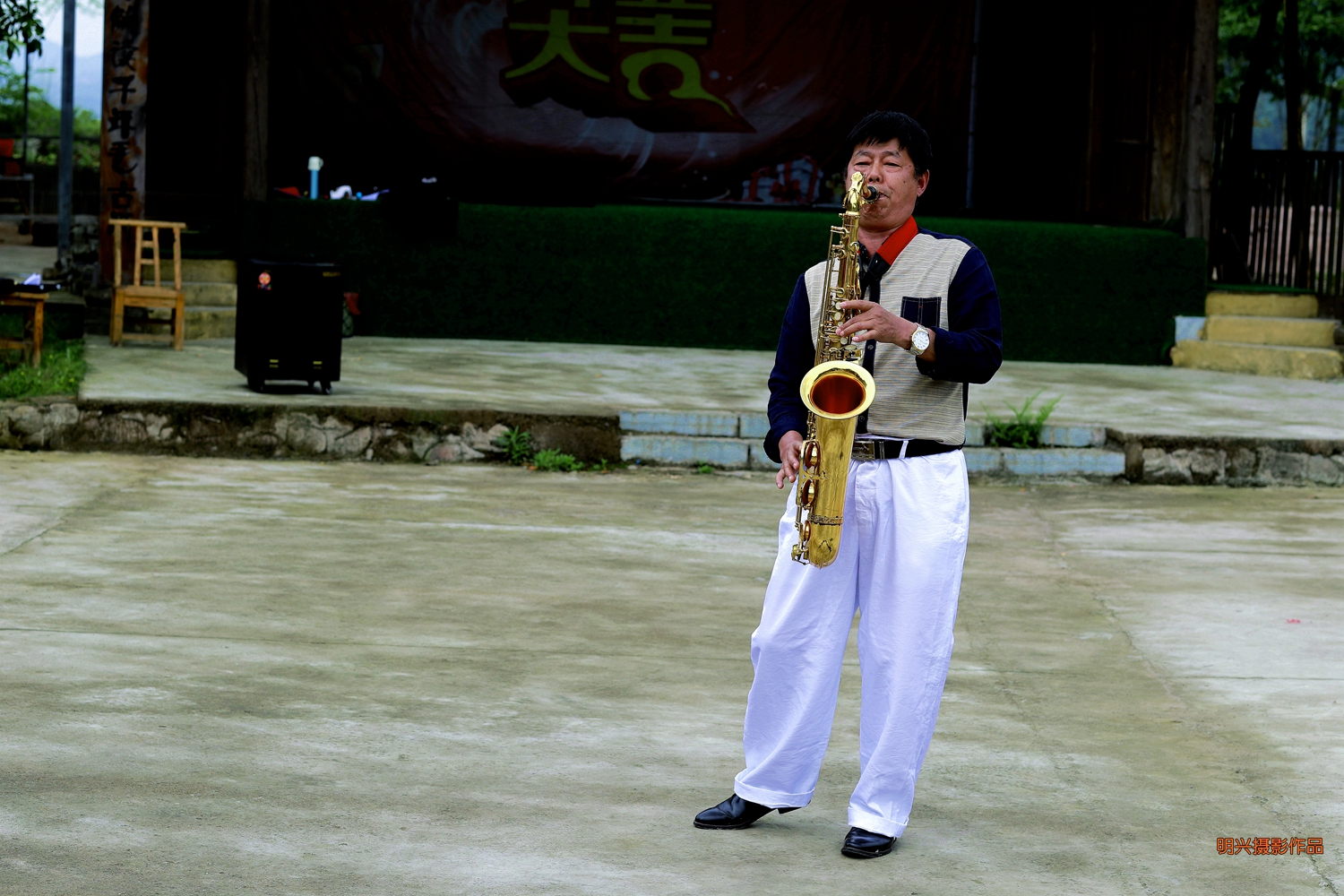 红月亮舞蹈队表演