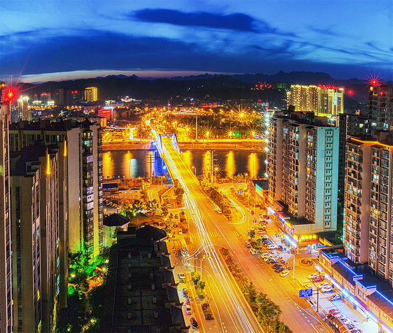 家乡是美丽的，夜景是漂亮的