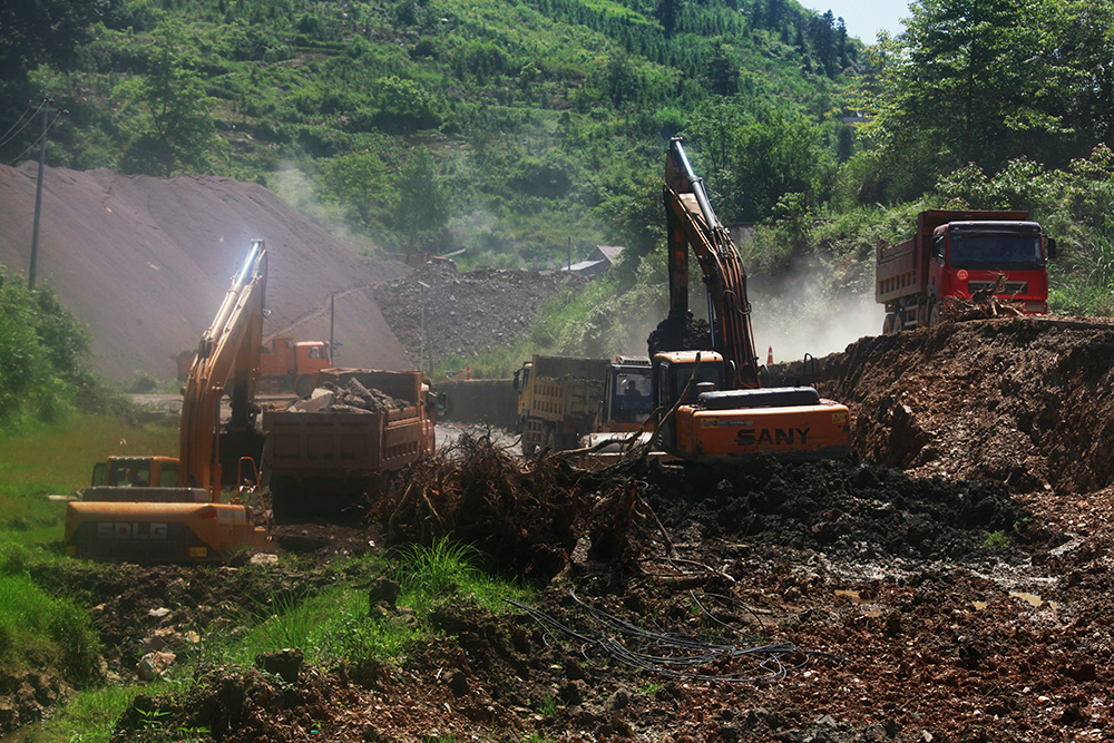 建设罗水公路