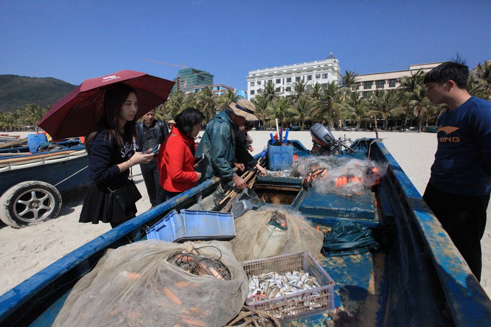 沙滩魚市
