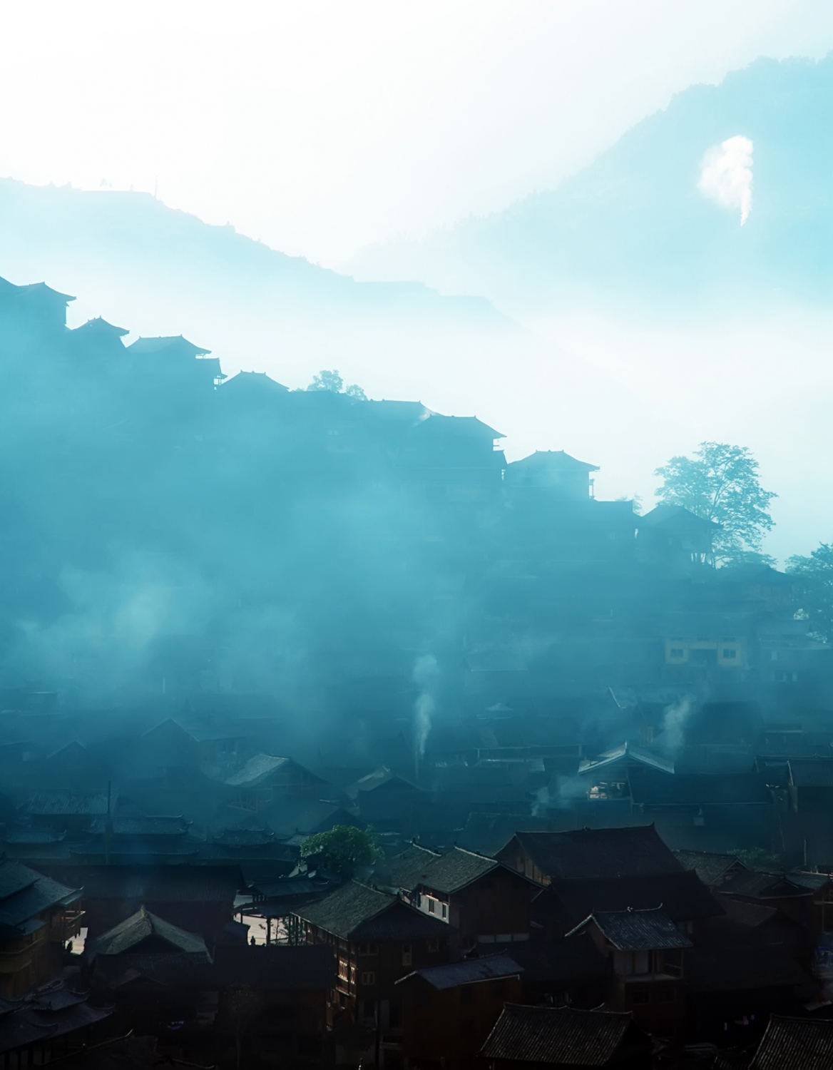 苗岭晨影