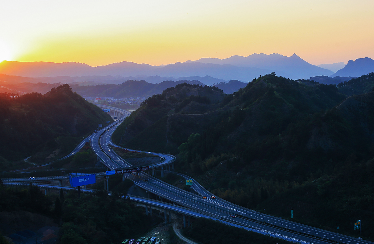 山乡“富”通