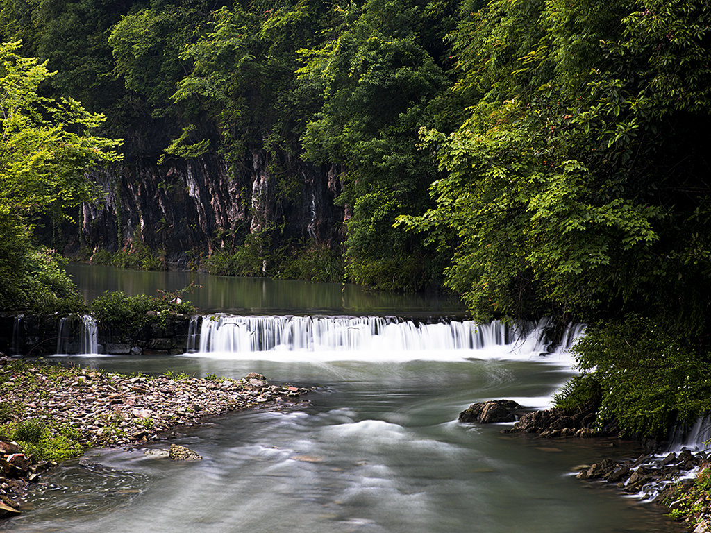 山间小溪