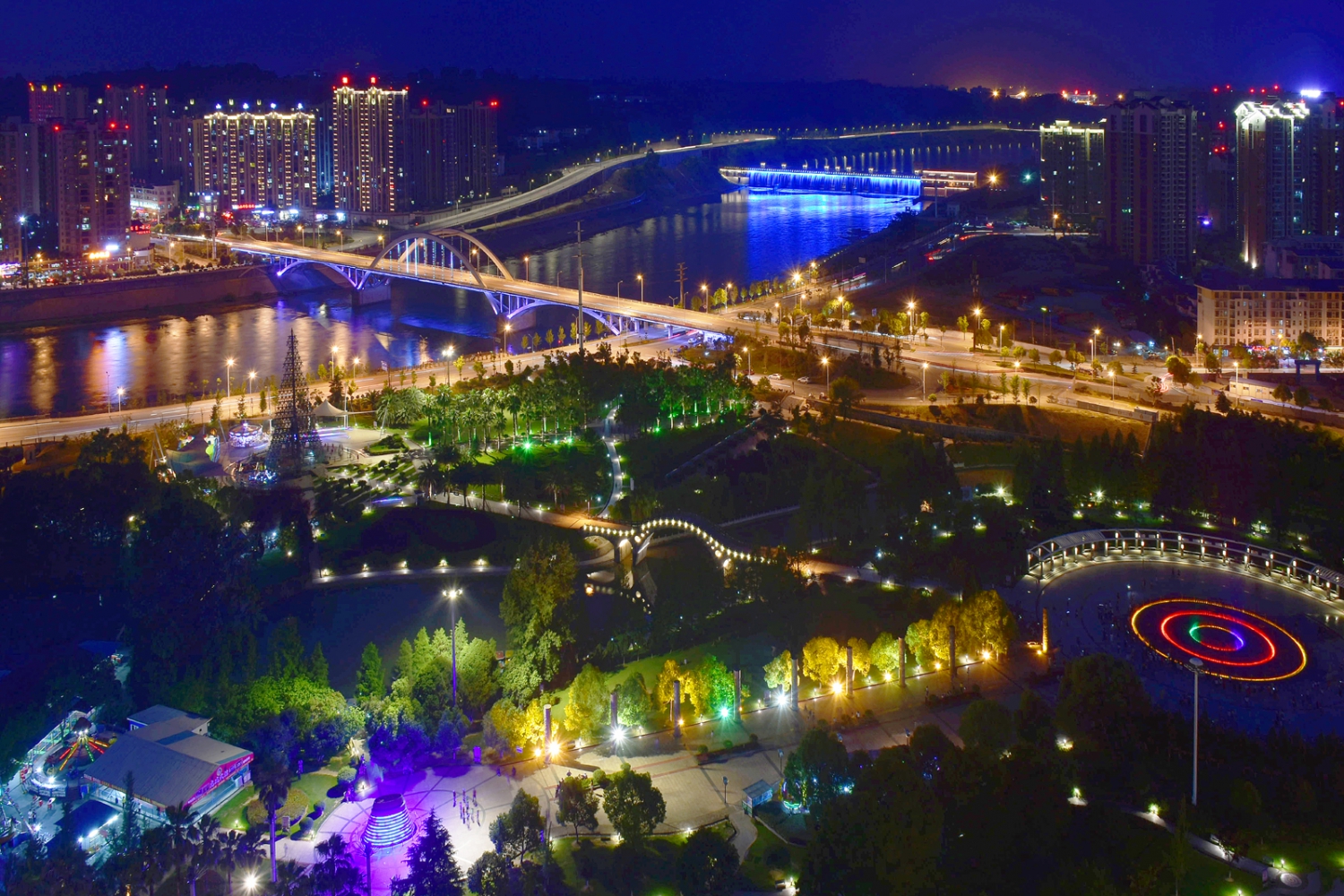 庸城夜色