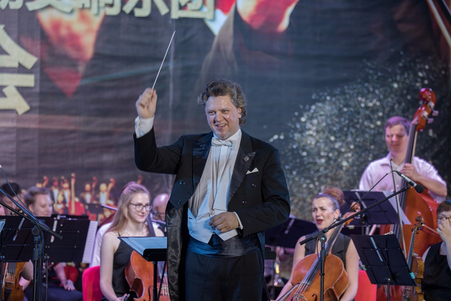 乌克兰交响乐总指挥